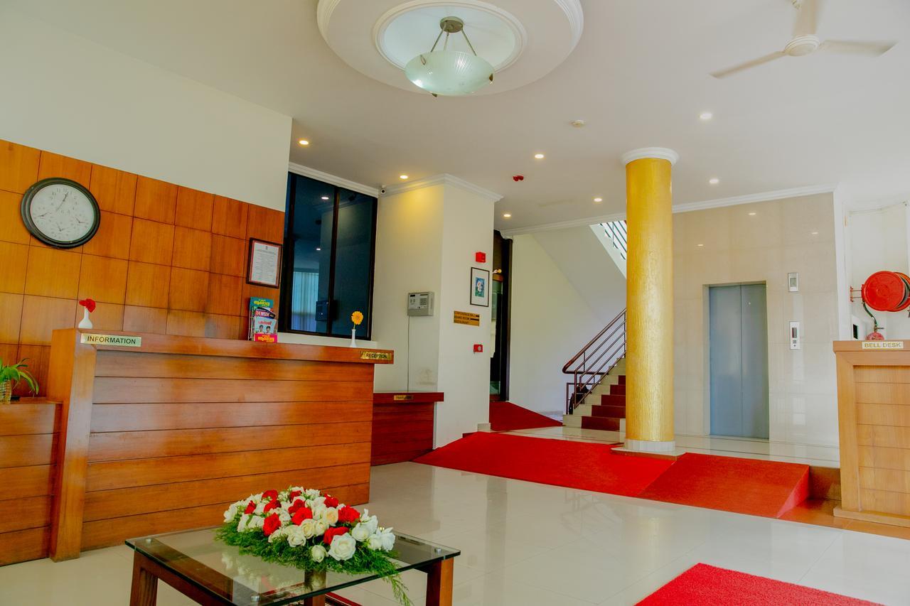 Lals Residency 호텔 Adur 외부 사진